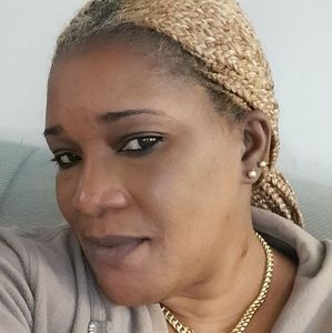 Meet your Posher, Thalia